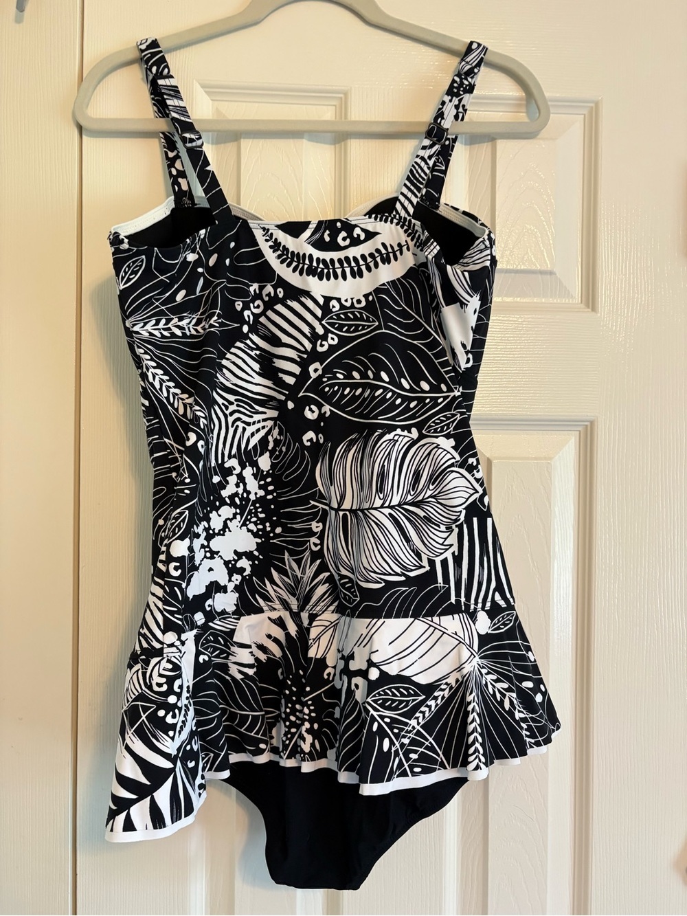 NWOT Profile By Gottex Black and White Tropical-Leaf One-Piece Swimsuit 16D - Picture 3 of 10